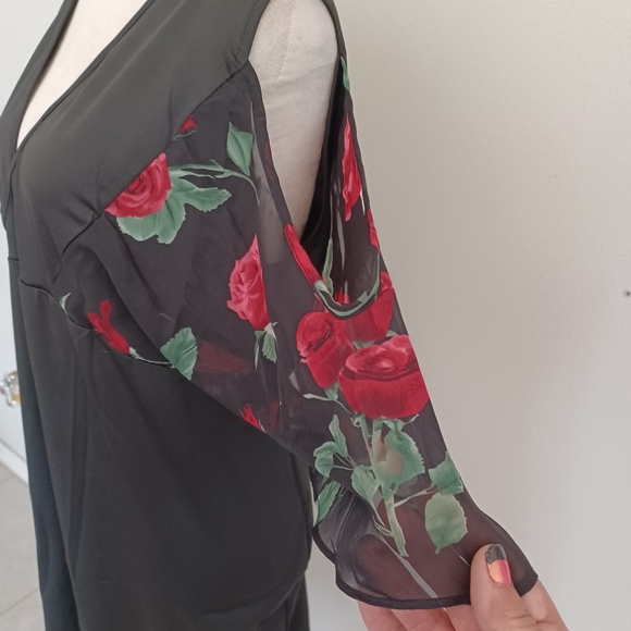 Rosegal Black Short Sleeved Cold Shoulder Floral Dress Size 5XL - Picture 5 of 9